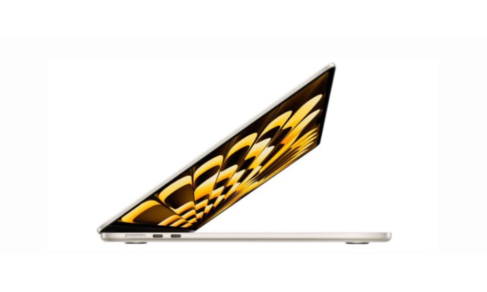 13インチMacBook Air - ゴールド　2022 2022 Apple MacBook Air MLY43LL/A M2 Chip 13.6 Inch Starlight 8GB