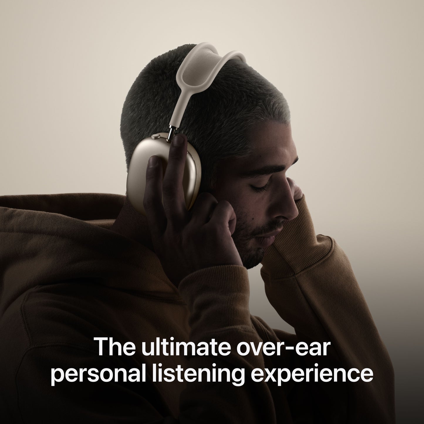 AirPods_Max_2024_Orange_PDP_Image_Position_5__en-ME