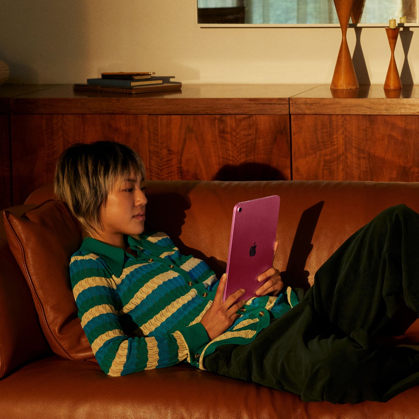 iPad_A16_WiFi_Silver_PDP_Image_Position_6__en-AE