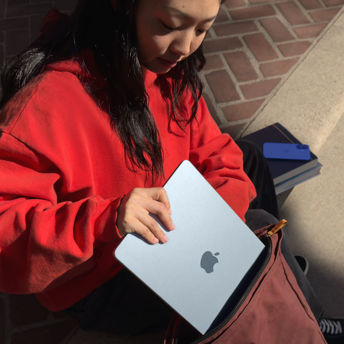 MacBook_Air_13-inch_M4_Midnight_PDP_Image_Position_8__en-AE