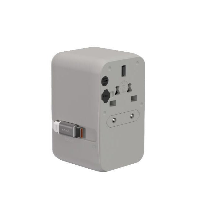 محول سفر عالمي T35L بقوة 35 وات من Adam Elements مع كابل USB-C مدمج باللون الفضي