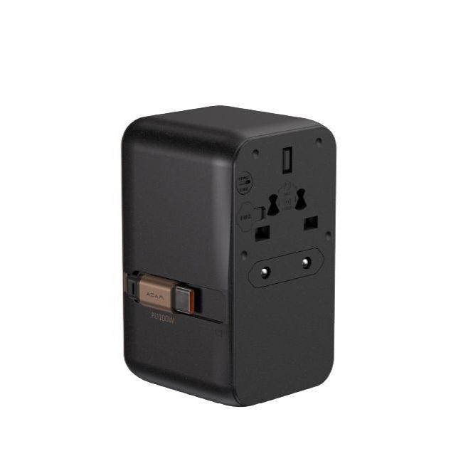 محول سفر عالمي T100L بقوة 100 وات من Adam elements مع كابل USB-C مدمج باللون الأسود