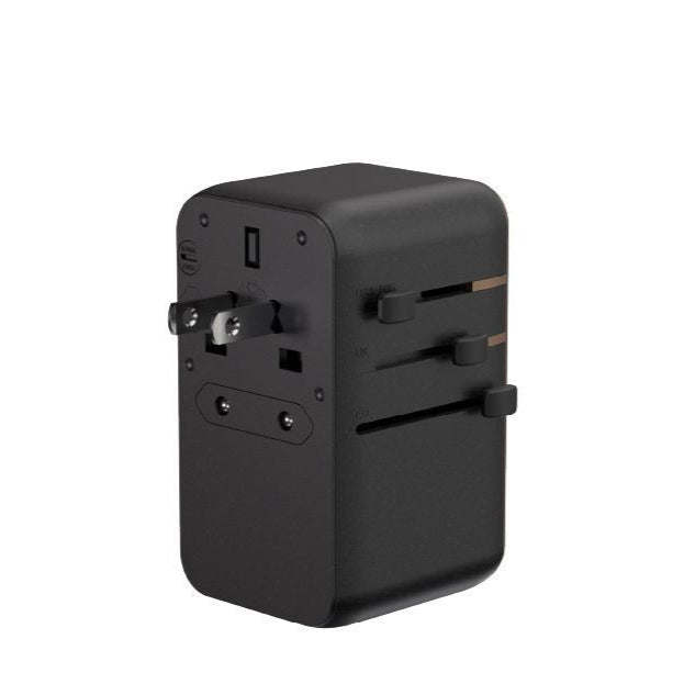 محول سفر عالمي T100L بقوة 100 وات من Adam elements مع كابل USB-C مدمج باللون الأسود