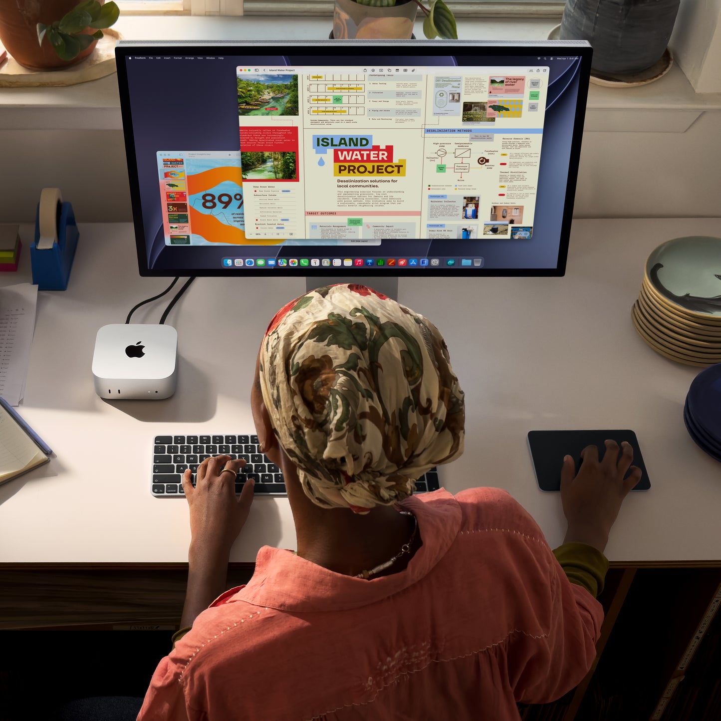 Mac_mini_M6_Silver_PDP_Image_Position_7__en-AE