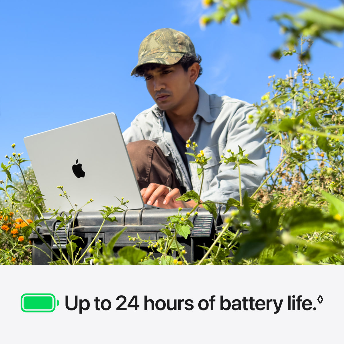 MacBook_Pro_14-inch_M6_Silver_PDP_Image_Position_5__en-AE
