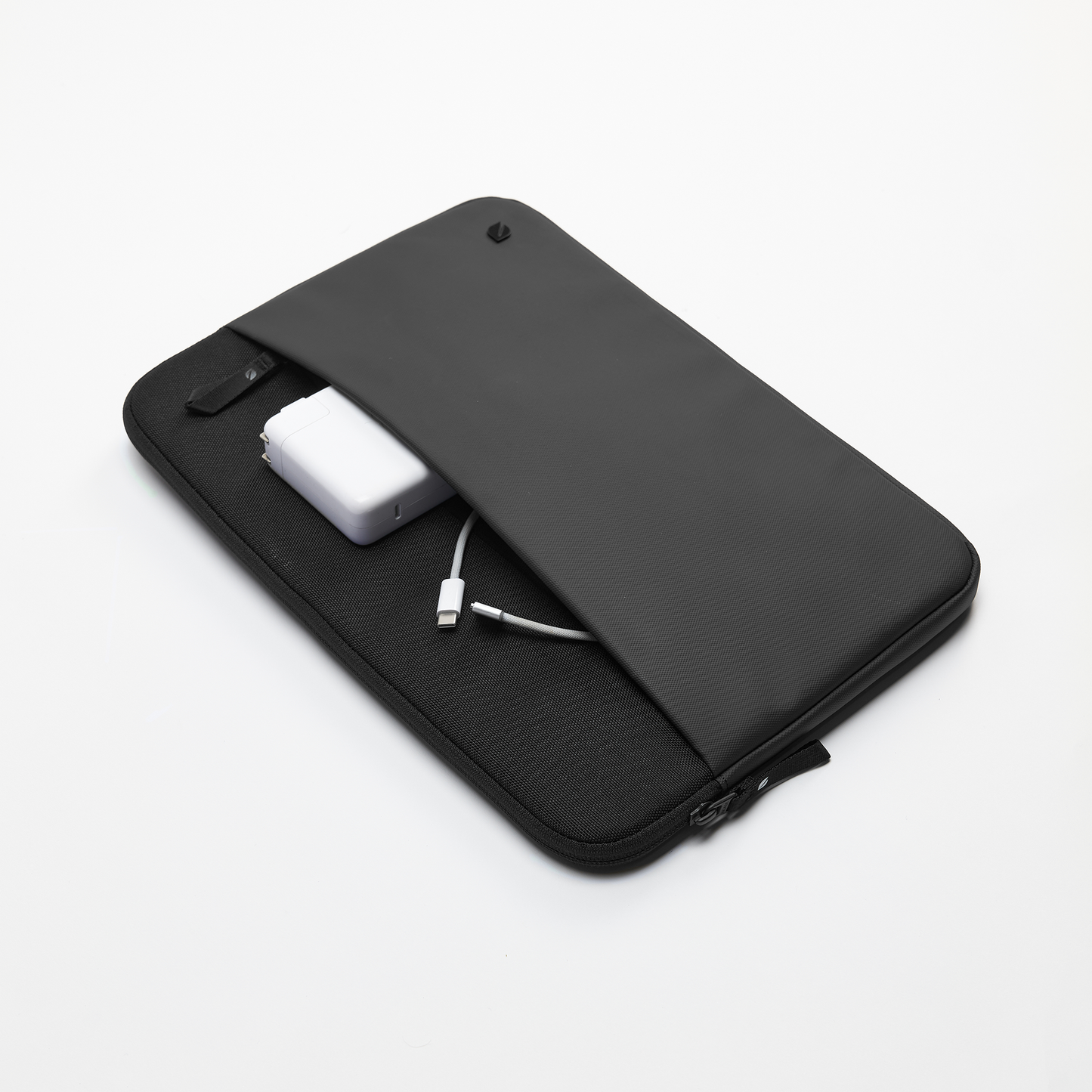 Incase A.R.C. Sleeve For 14-Inch Laptop - Black
