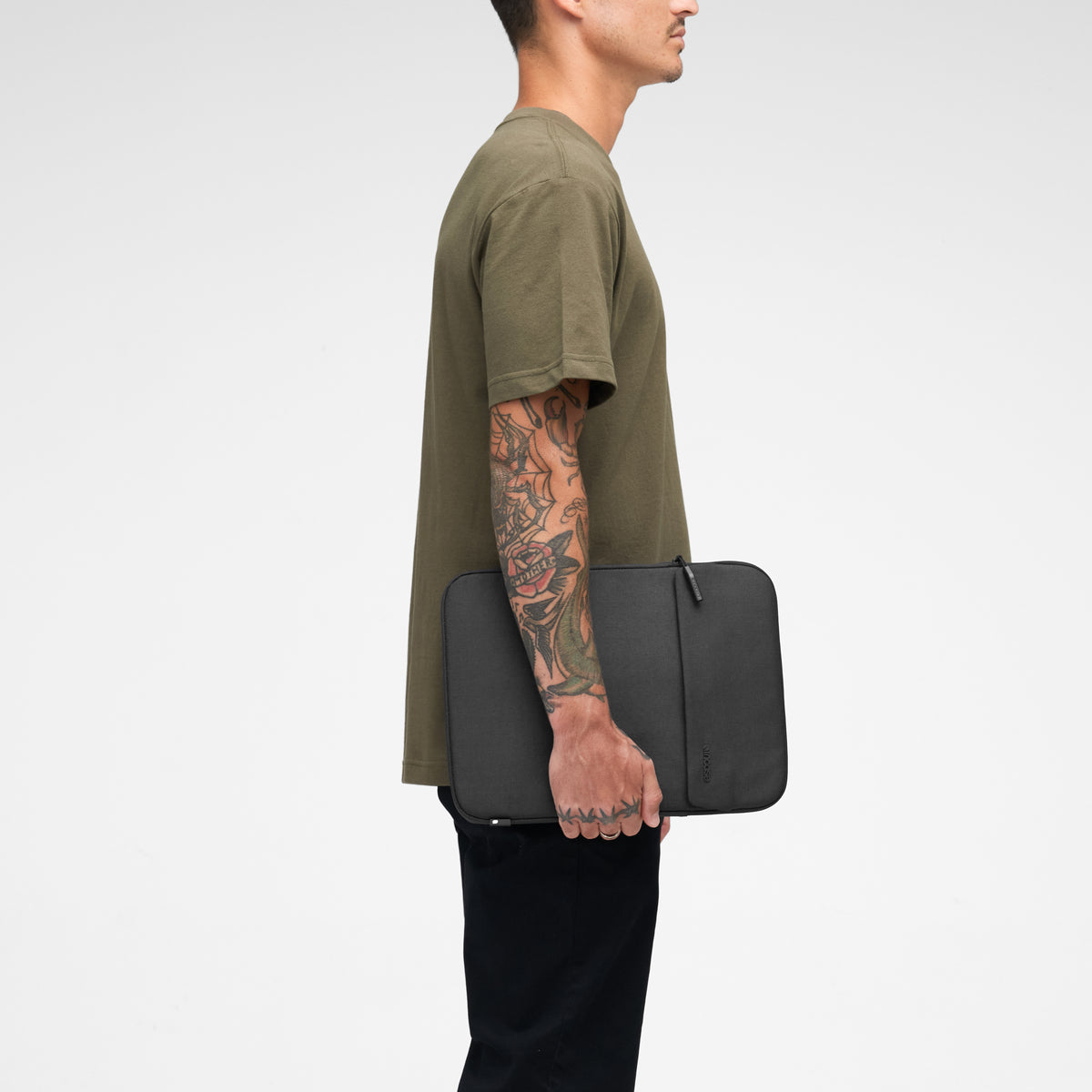 Incase Crosstown Sleeve For 14-Inch Laptop - Black