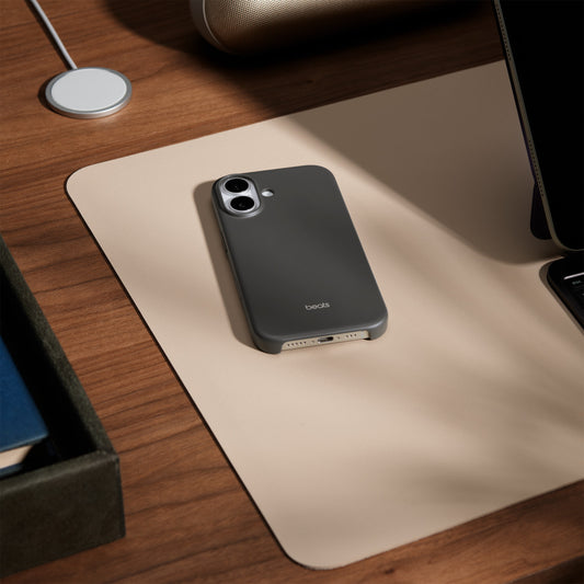 Beats_iPhone_17_Case_with_MagSafe_and_Camera_Control_Granite_Gray_image_position_2