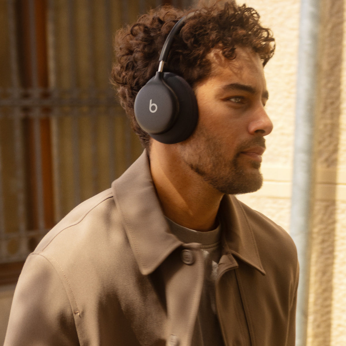 Beats 360 Over-Ear Headphones - Black with Black Performance Knit Cushions